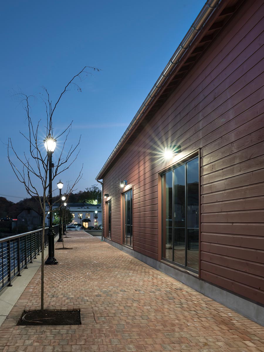 Public Greenway Running Path Along Roslyn Harbor